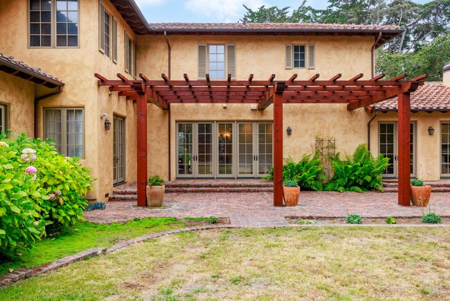 Building Photo - 3317 Taylor Rd