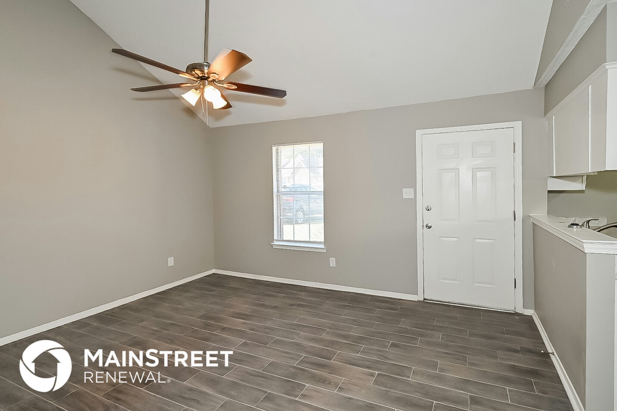 Building Photo - 4568 Summer Creek N