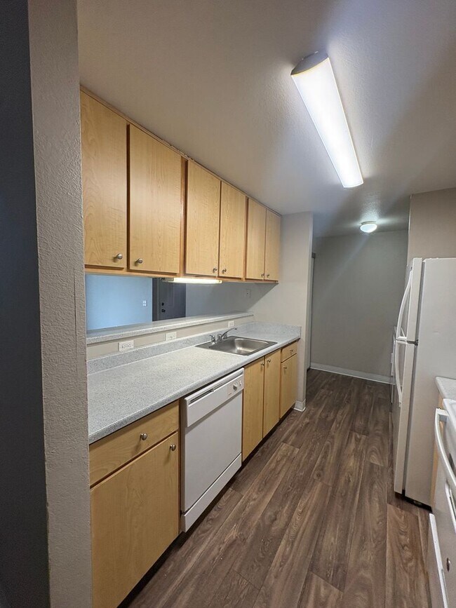 Building Photo - ? The Best Deal of the Summer—FREE August Rent!