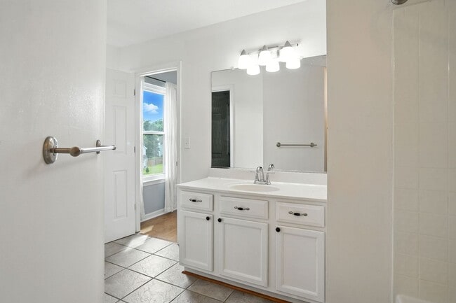 Building Photo - Welcome Home to the Springhill Community!