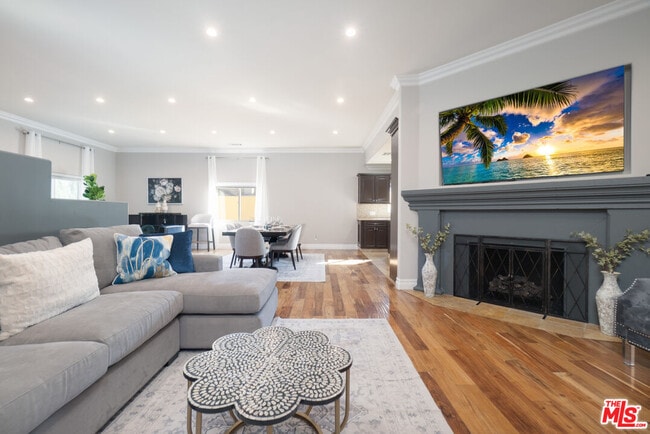 Building Photo - 5181 Densmore Ave