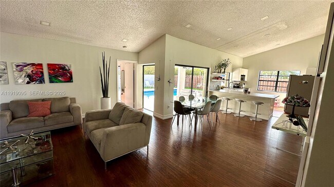 Building Photo - 528 SW 166th Terrace