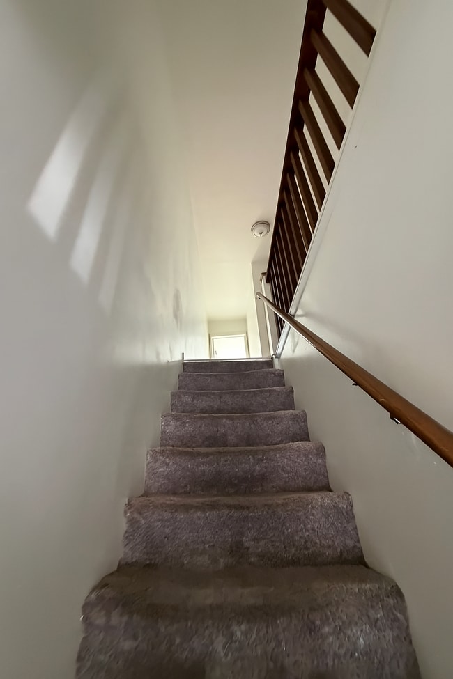 Building Photo - 5011 Jackson St