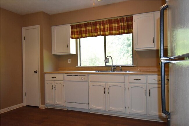 Building Photo - 404 Jon Scott Dr