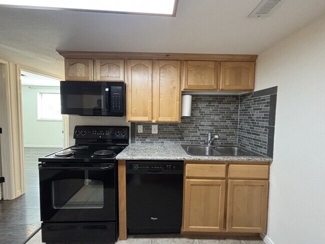 Building Photo - 5700 S 900 E