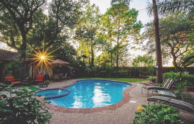 Building Photo - 2526 Creekway Cir