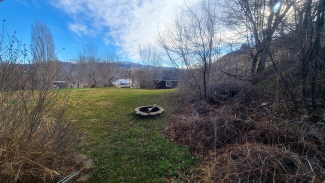 Building Photo - 945 Buchanan Ave