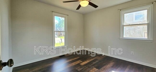 Building Photo - 2536 Roundtree Cir