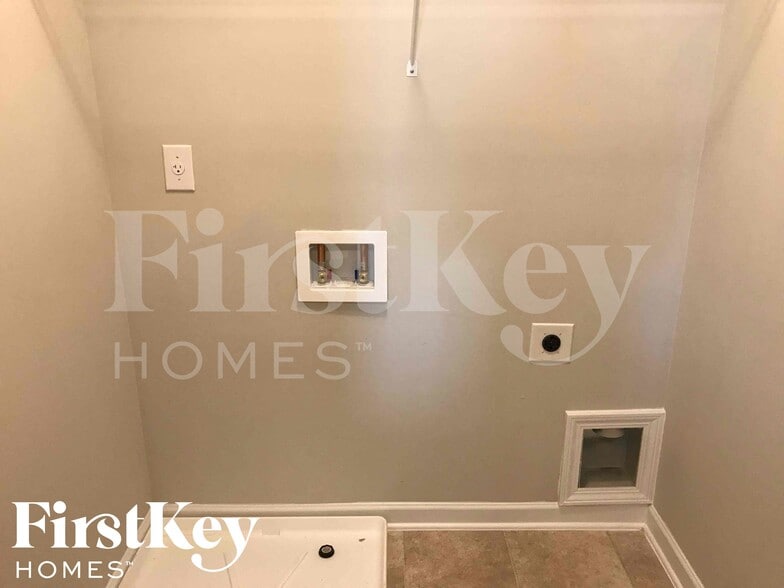 Building Photo - 5458 Union Hill Ct