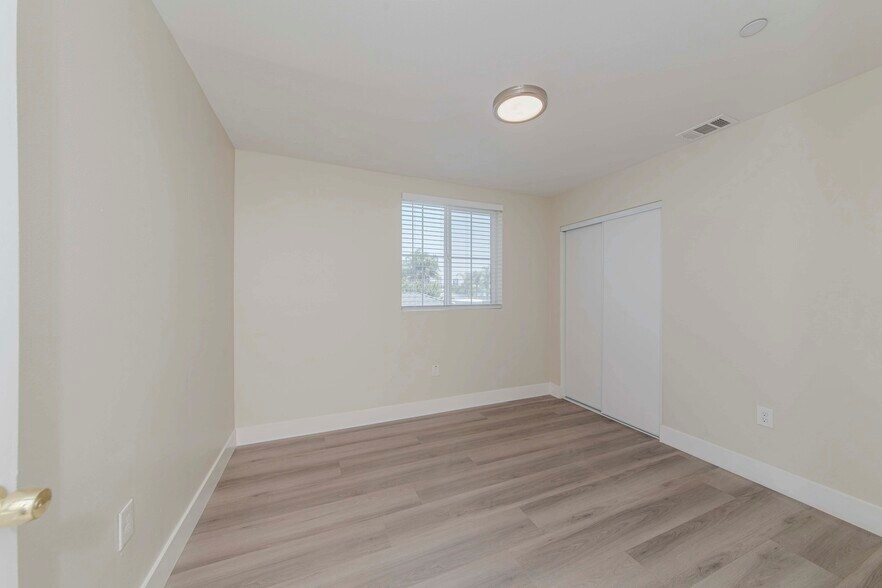 Building Photo - 8711 McKinley Pl