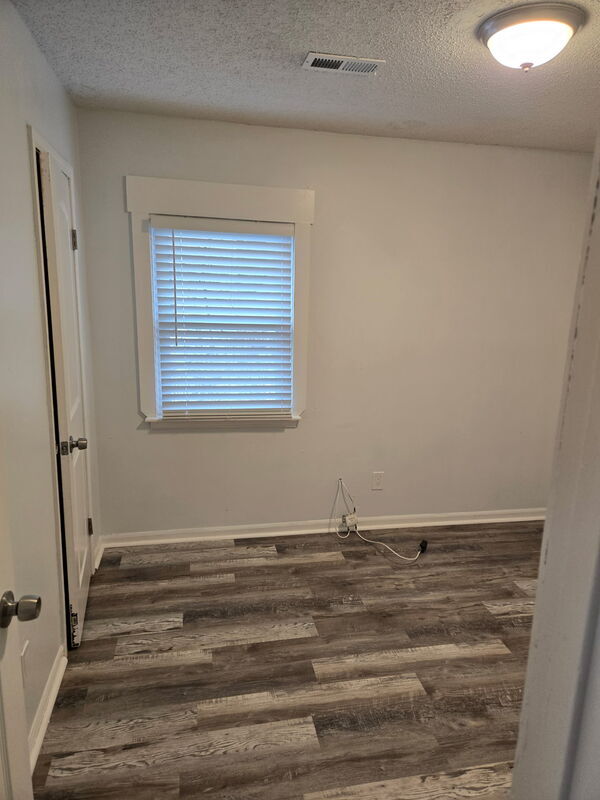 Building Photo - 1861 E 78th St