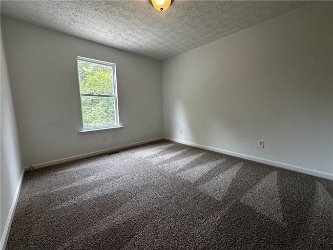 Building Photo - 64 Highlander Way