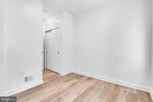 Building Photo - 1712 3rd St NW