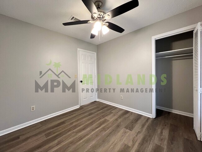 Building Photo - 237 Devonport Dr