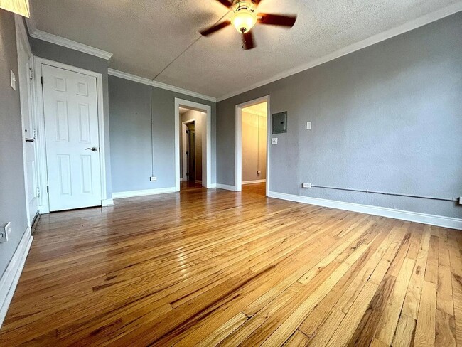 Building Photo - $500 Off Move-In! Beautiful 2-Bed, 2-Bath ...
