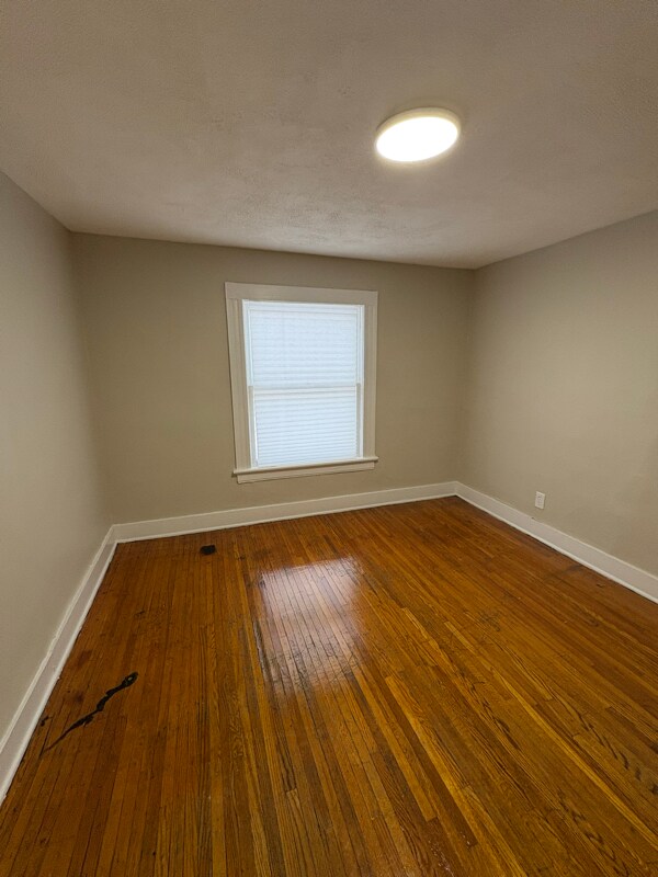 Building Photo - 146 Roycroft Dr