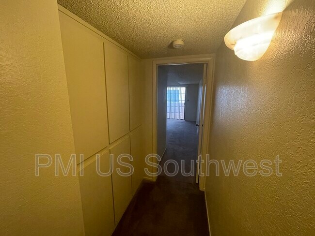 Building Photo - 424 Anna Cir