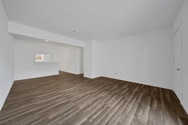 Building Photo - 10006 Neuens Rd