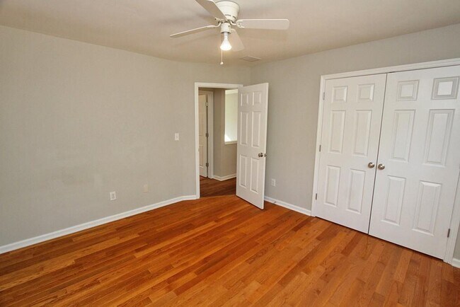 Building Photo - 5057 Bethpage Dr NE