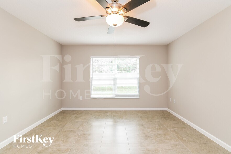 Building Photo - 449 Earhart Dr