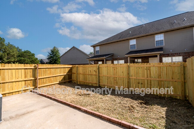 Building Photo - 2910 Dawn Ct