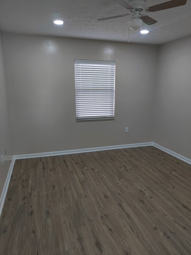 Building Photo - 4502 Mercado Dr