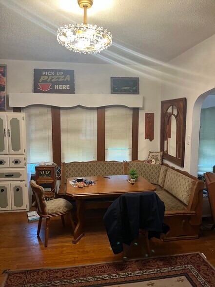 Building Photo - 2118 Elm St