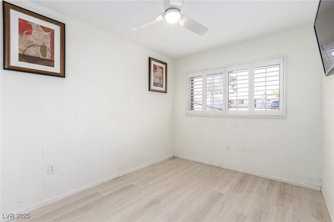 Building Photo - 505 Vincent Way