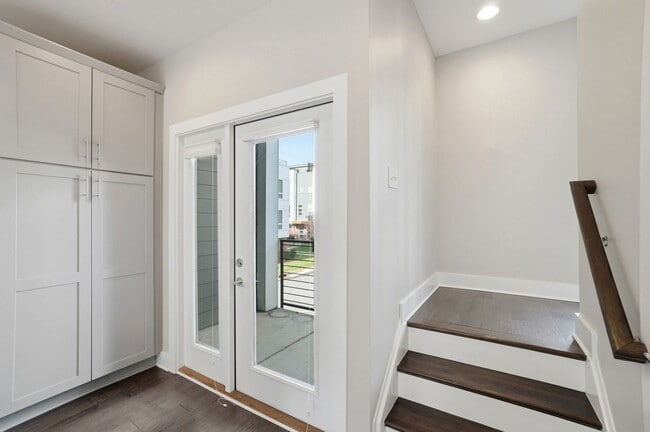 Building Photo - Experience Elevated Urban Living in the Heart of South End