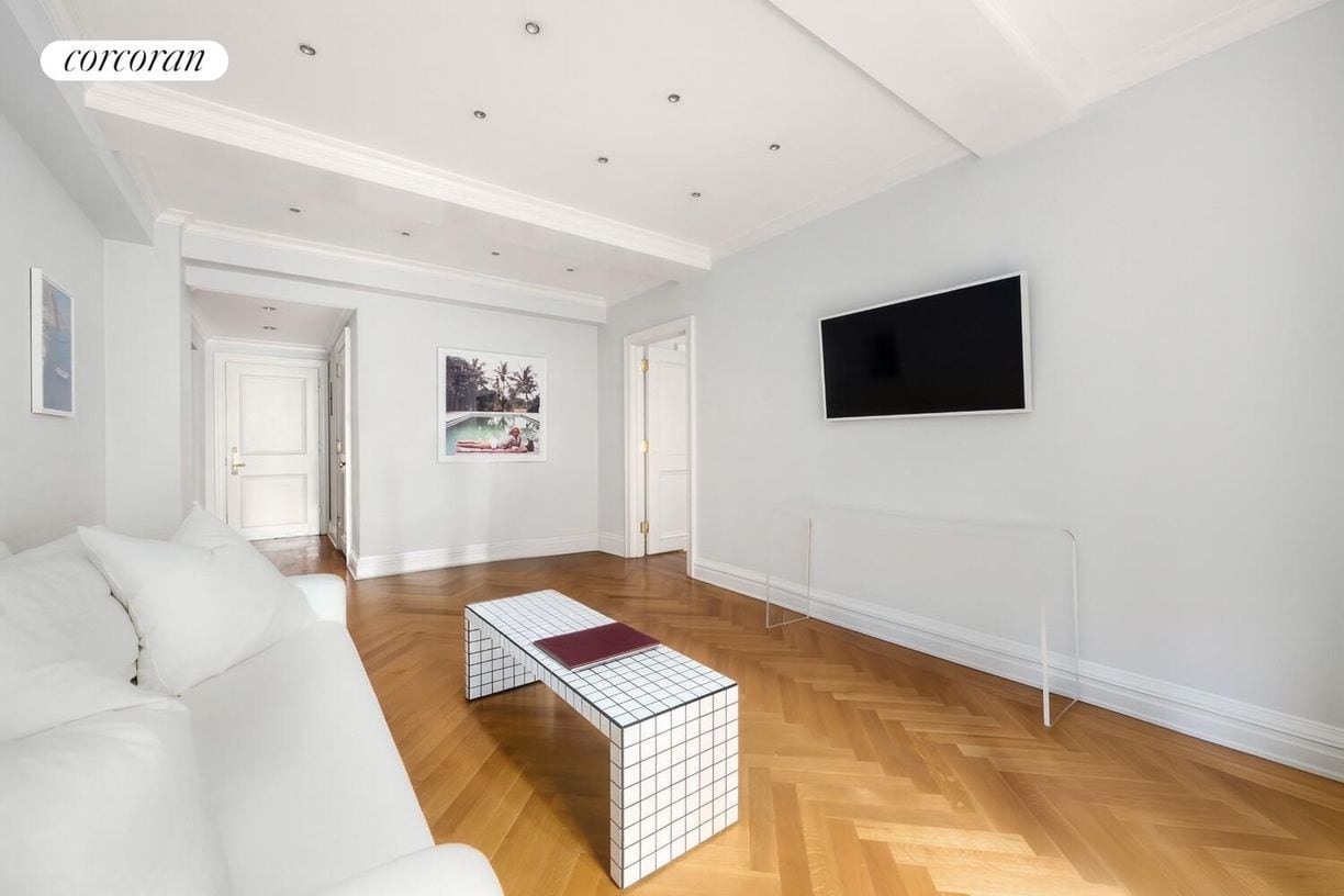 Building Photo - 502 Park Ave