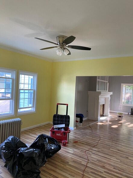 Building Photo - 349 Warwick Ave