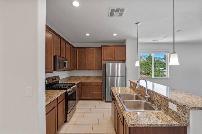 Building Photo - Welcome to this beautiful Carson City townhome available for rent