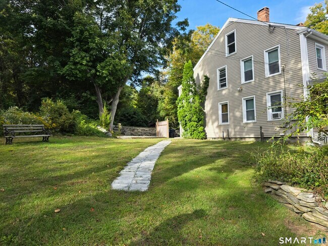 Building Photo - 440 Taylor Hill Rd