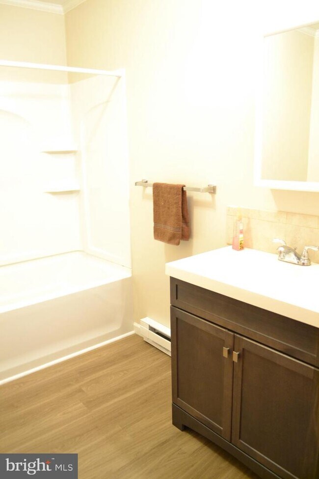 Building Photo - 925 Dyke Branch Rd