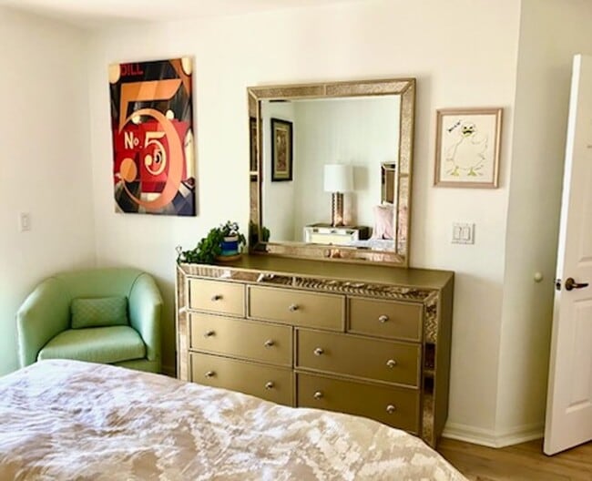 Building Photo - Home