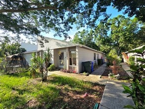 Building Photo - Beautiful 2 Bedroom, 2 Bathroom Apartment ...
