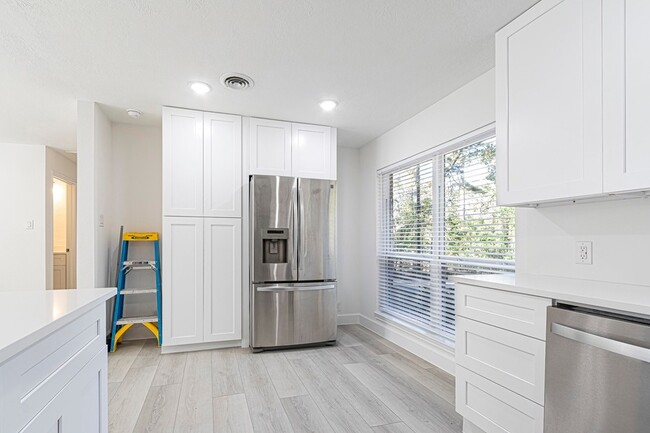 Building Photo - 118 Milliken Dr