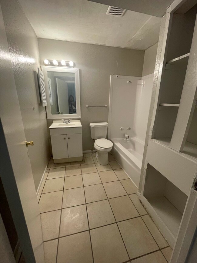 Building Photo - Phoenix Apartments
