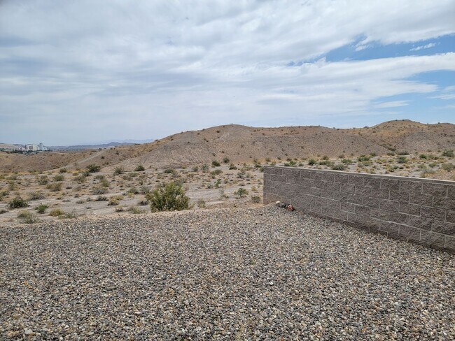 Building Photo - 1st Month Rent Free!!     Riverview Bluffs, 2 Bedroom Condo