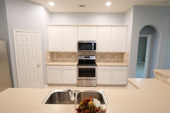 Building Photo - 24403 Lanning Dr
