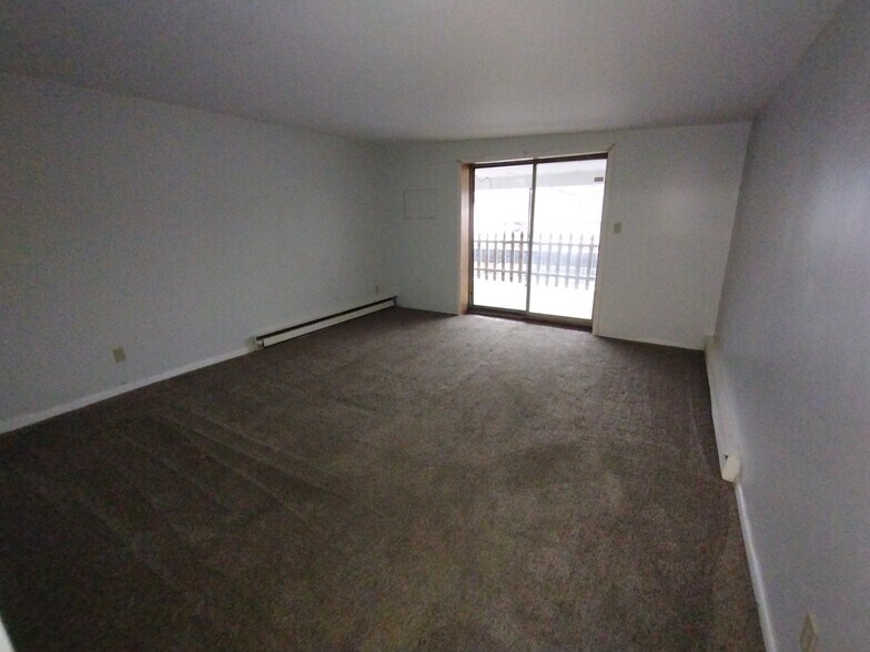 living room - 35 S Salem-Warren Rd