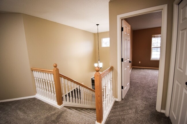 Building Photo - Move In Special!  $1000 Off!  Beautiful Spacious Home!