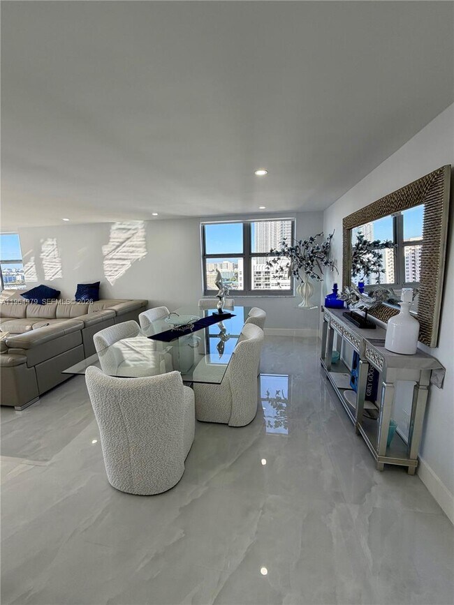 Building Photo - 1920 S Ocean Dr