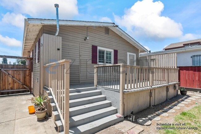 Building Photo - 780 Dowling Blvd