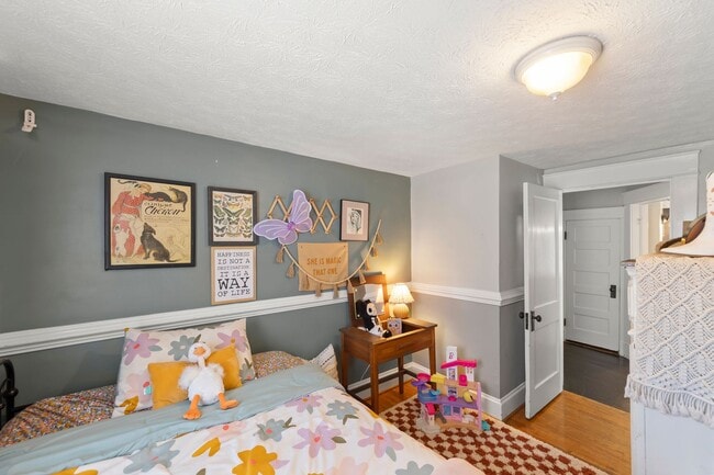 Building Photo - 308 W Main St