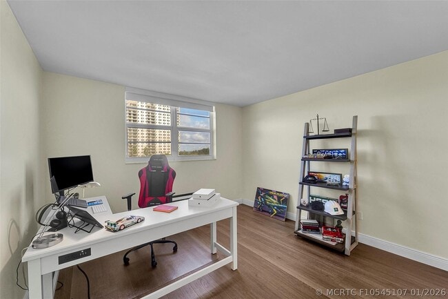Building Photo - 1401 S Ocean Dr