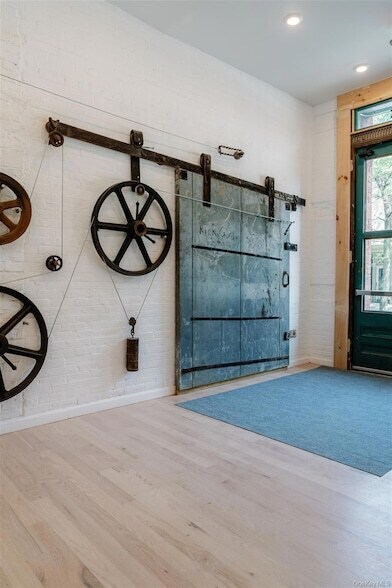 Building Photo - 155 S River St