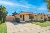 Building Photo - 1618 S Meeker Ave