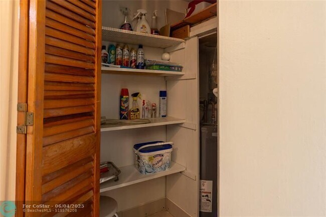 Building Photo - 1001 SE 16th St