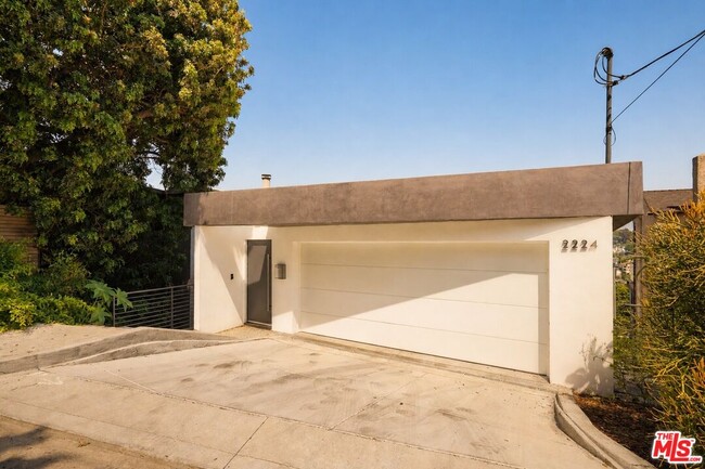 Building Photo - 2224 Ronda Vista Dr